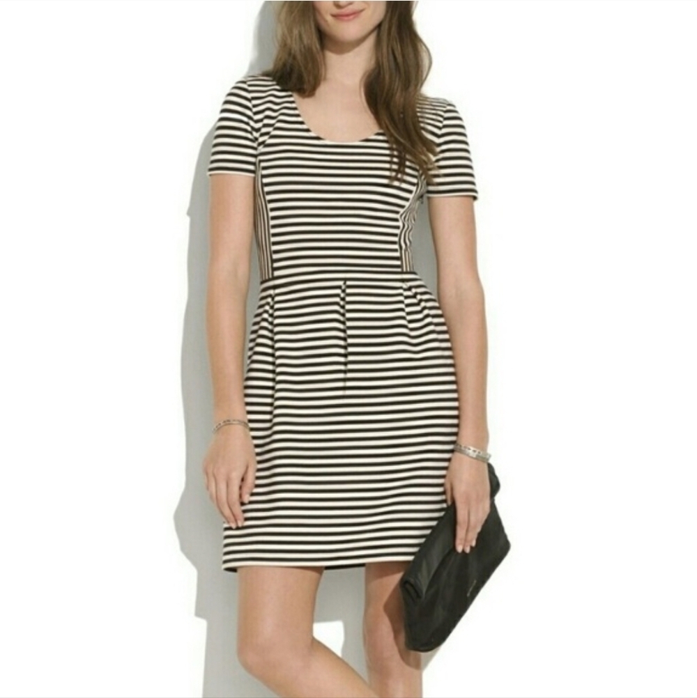 Madewell Bistro Black White Striped Fit  Flare Skater Dress Size Small w/pockets